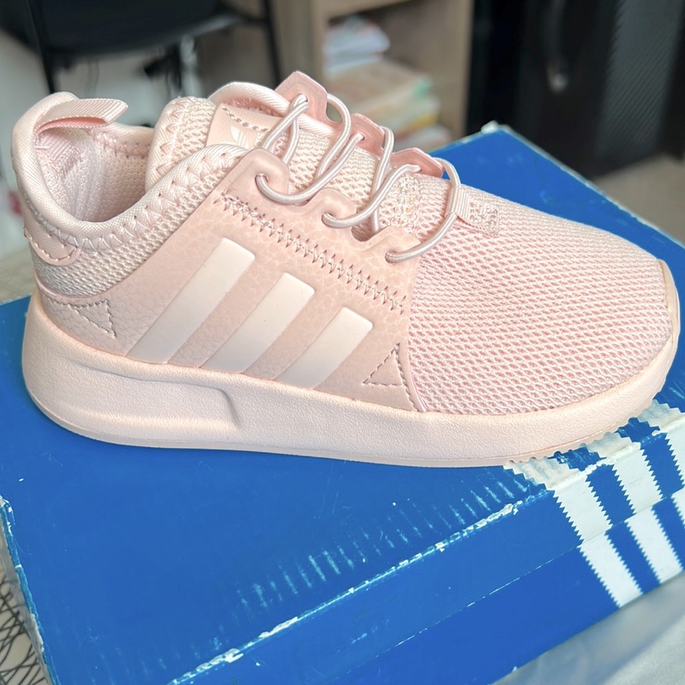 Adidas pink size 8k